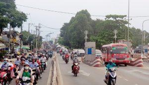 Tháo dỡ trạm BOT cầu Bình Triệu sau 5 năm ngáng đường vào TP HCM