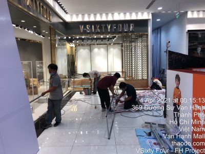 Tháo dỡ V-Sixtyfour Vạn Hạnh Mall